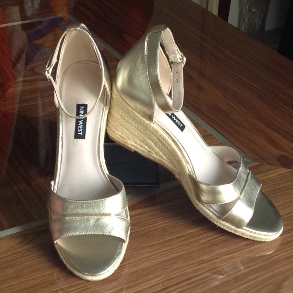 🔥🔥Nine West - Gold Ankle Strap 'Jeranna' Sandals